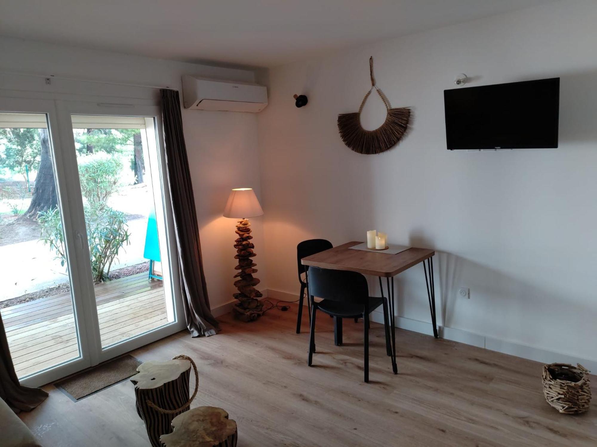 Fiori Di Cala Rossa Residence Hoteliere Lecci Bagian luar foto