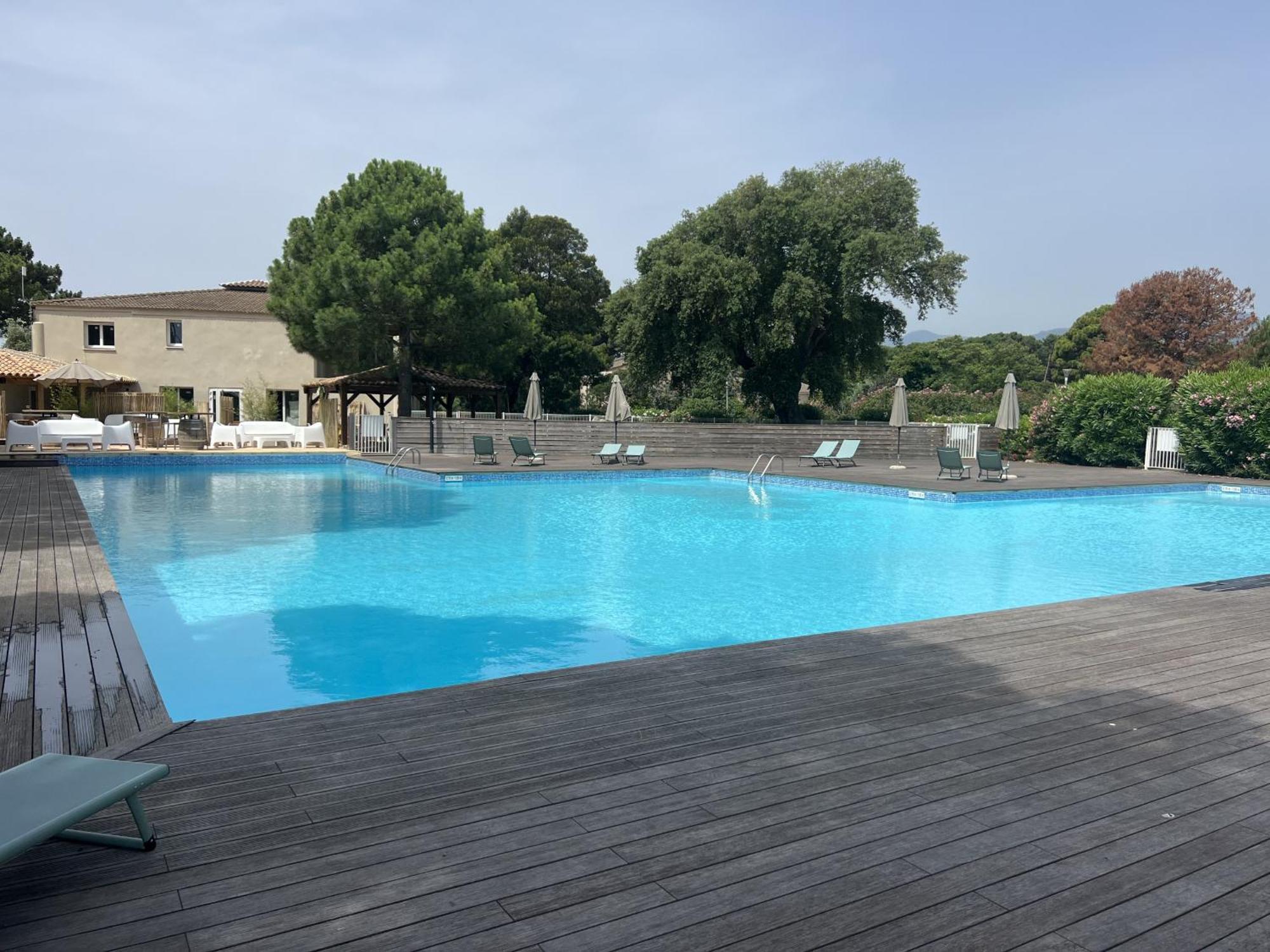 Fiori Di Cala Rossa Residence Hoteliere Lecci Bagian luar foto