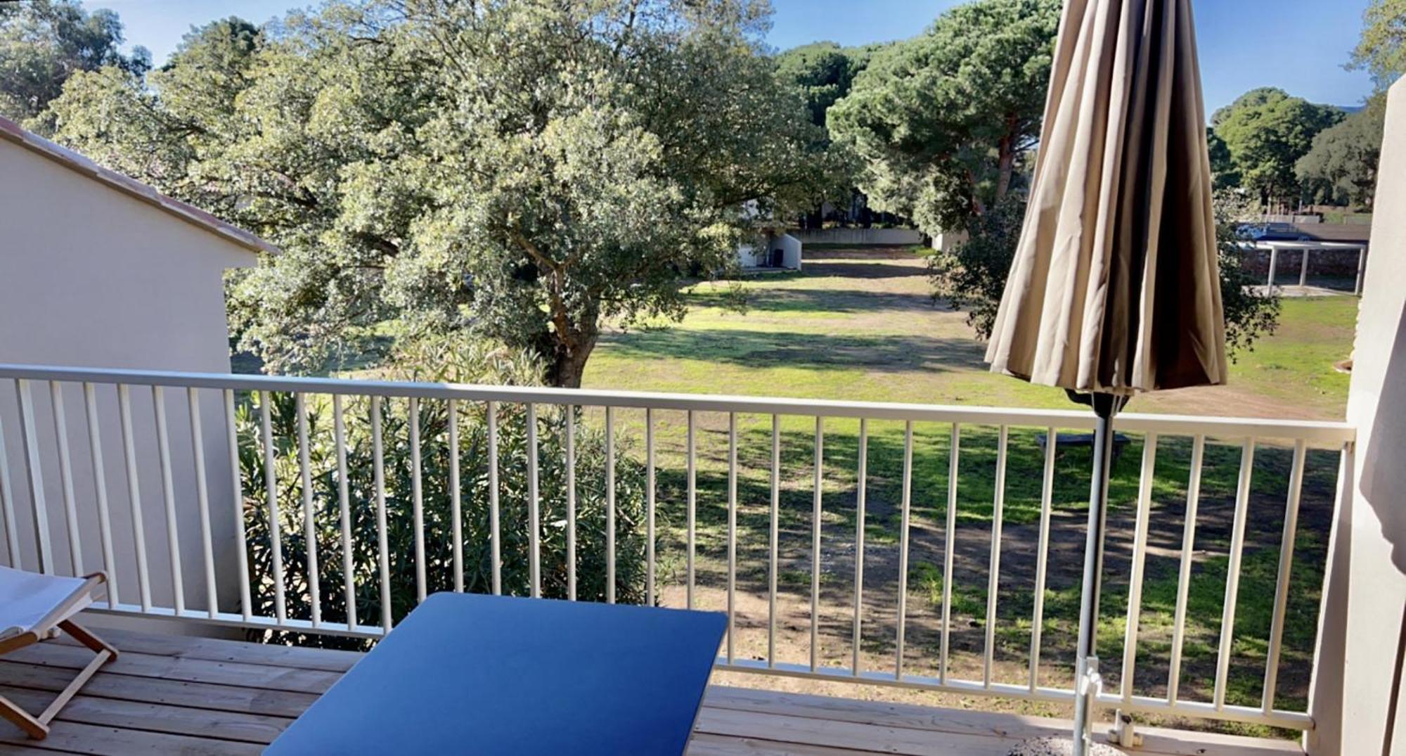 Fiori Di Cala Rossa Residence Hoteliere Lecci Bagian luar foto
