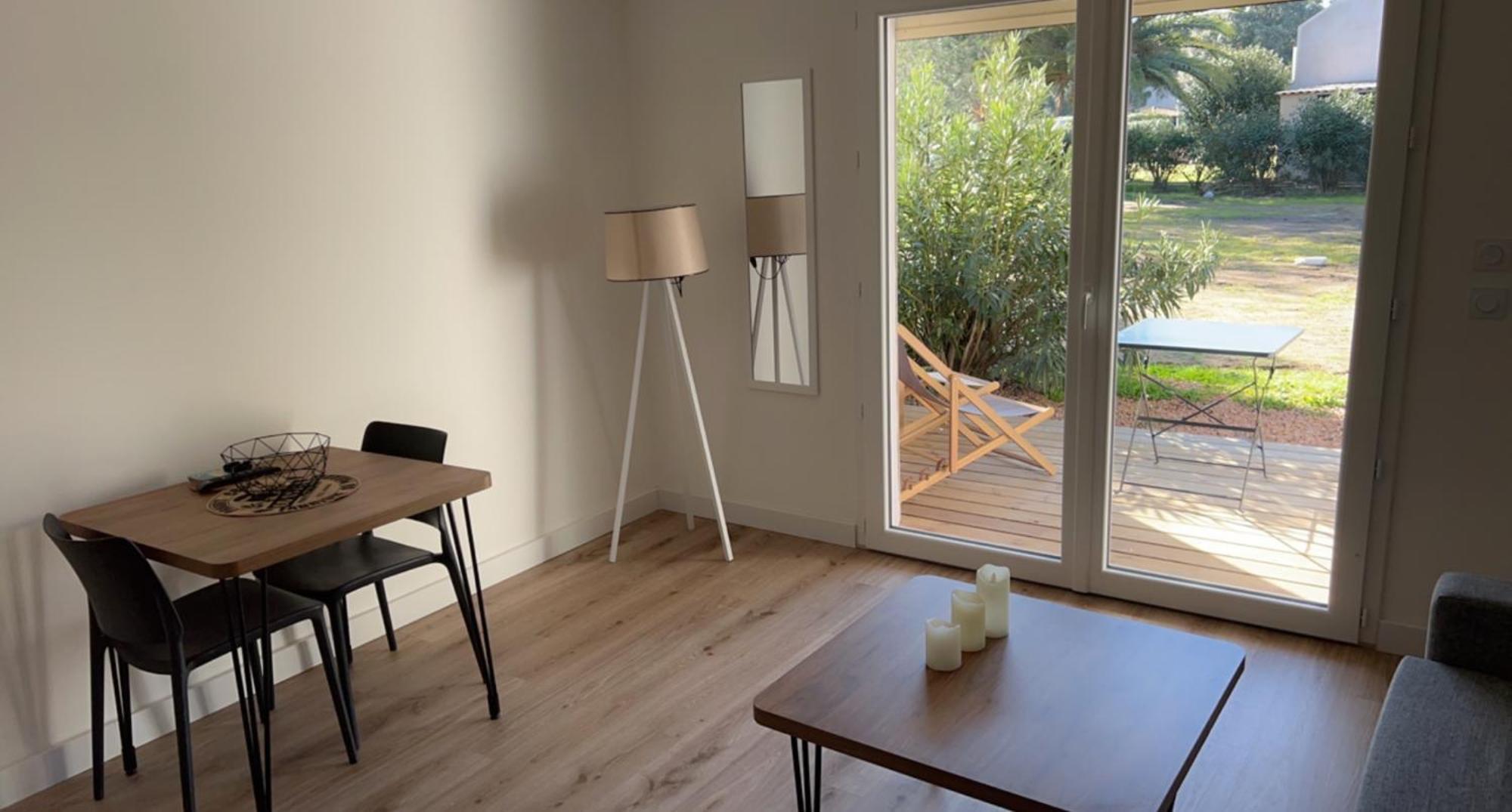 Fiori Di Cala Rossa Residence Hoteliere Lecci Bagian luar foto