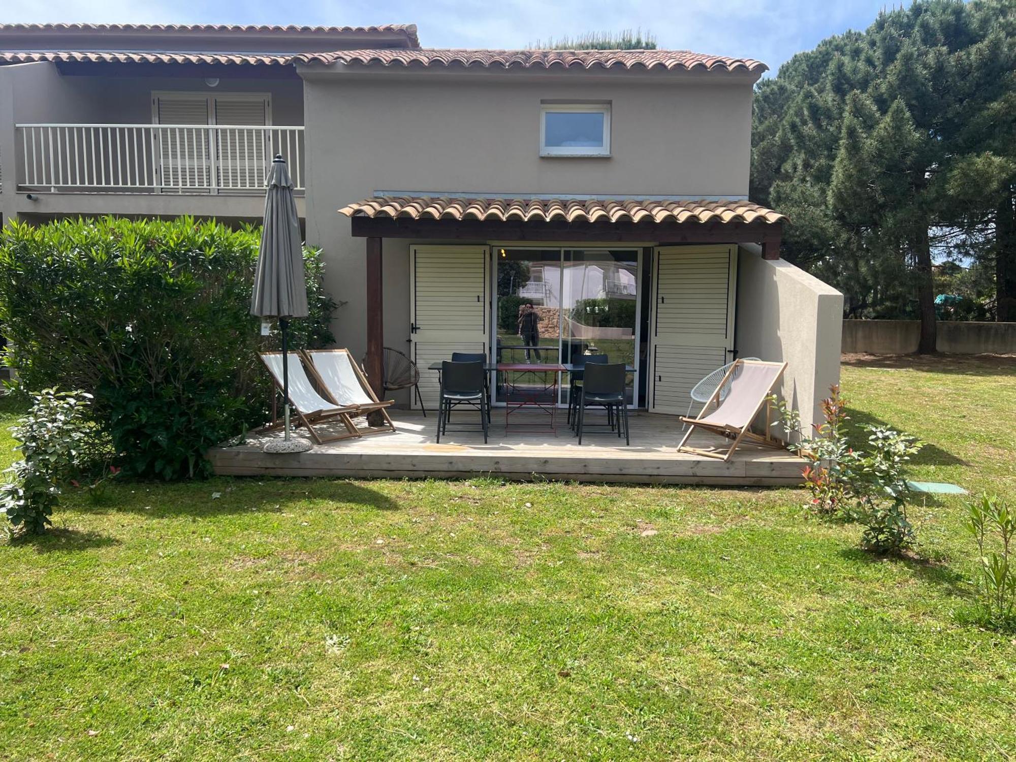 Fiori Di Cala Rossa Residence Hoteliere Lecci Bagian luar foto