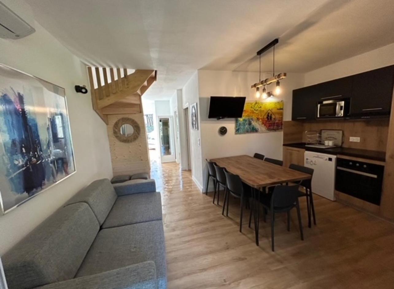 Fiori Di Cala Rossa Residence Hoteliere Lecci Bagian luar foto